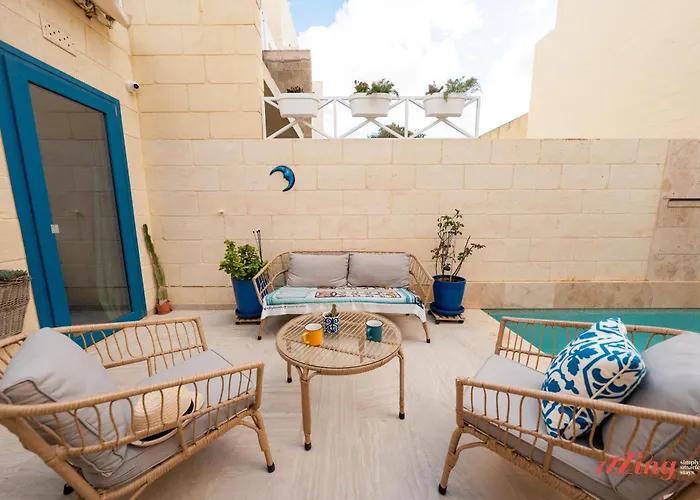 Eco-friendly Townhouse With Private Pool Надур