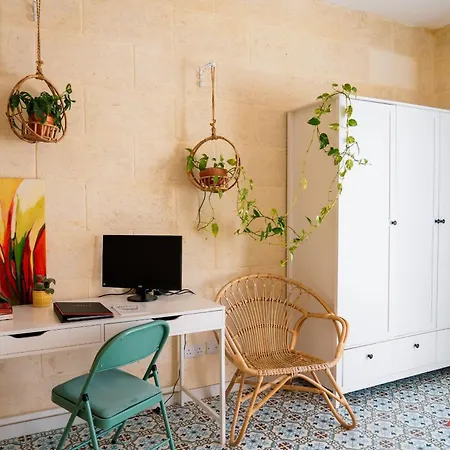Chic Townhouse With Private Pool & Bbq In Gozo