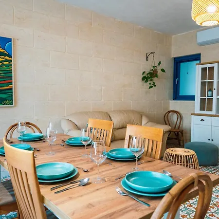 Chic Townhouse With Private Pool & Bbq In Gozo 나두르