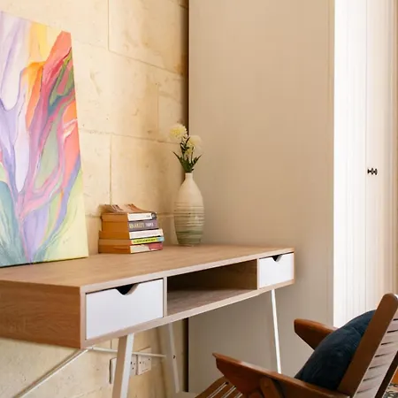 Chic Townhouse With Private Pool & Bbq In Gozo * 나두르