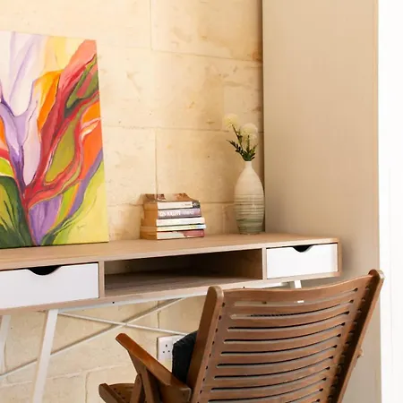 Chic Townhouse With Private Pool & Bbq In Gozo