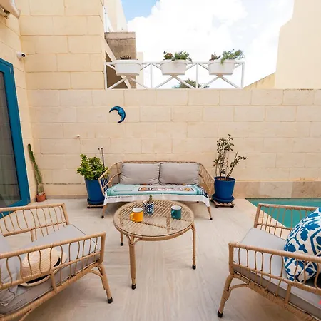 Chic Townhouse With Private Pool & Bbq In Gozo 나두르
