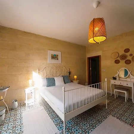 Chic Townhouse With Private Pool & Bbq In Gozo 펜션 *
