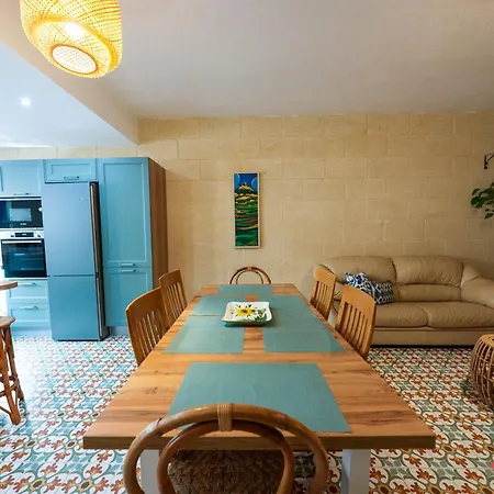 Chic Townhouse With Private Pool & Bbq In Gozo 나두르