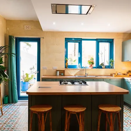 Chic Townhouse With Private Pool & Bbq In Gozo 펜션