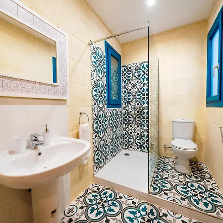 Chic Townhouse With Private Pool & Bbq In Gozo
