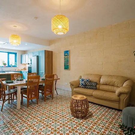 Chic Townhouse With Private Pool & Bbq In Gozo 나두르